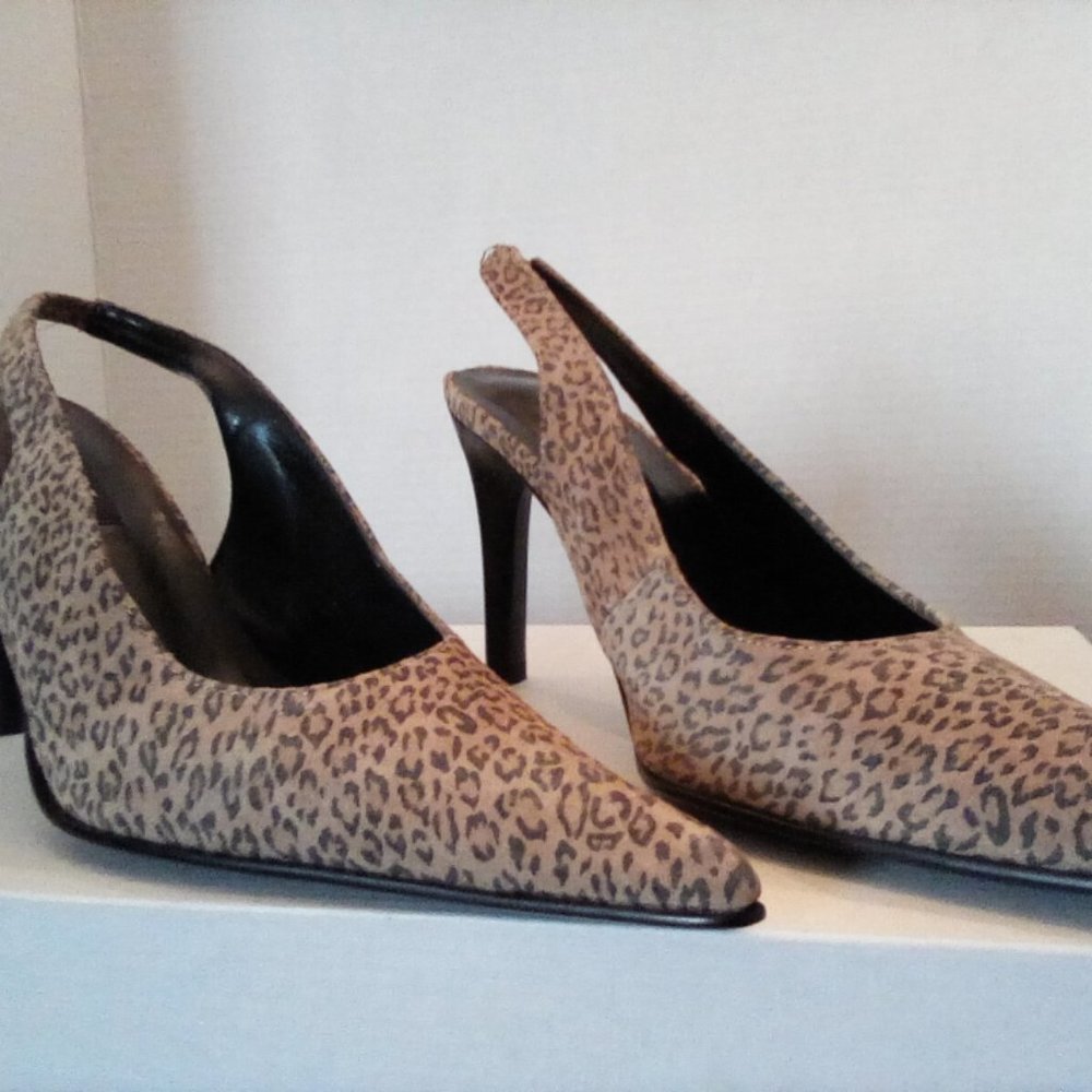 Size 8 Vis a Vis slingback leopard pumps Leather upper. Unworn.